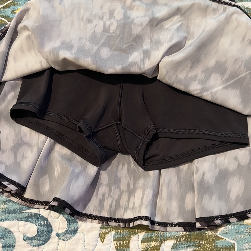 Aerie skort like new - Picture 3 of 3